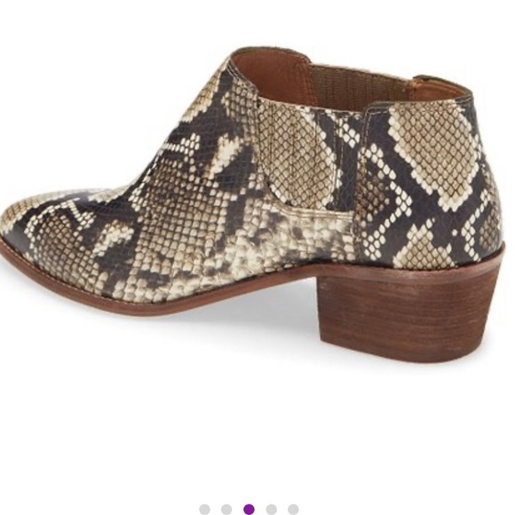 Madewell Embossed Snake Skin Print Leather Chelsea Booties Size 8 NEW! - Picture 3 of 7